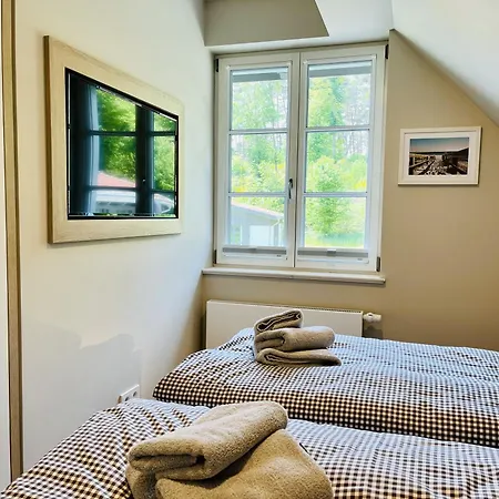 Blaumeise 06 Klein Stresow Rügen By Ruyastay Ferienhaus *