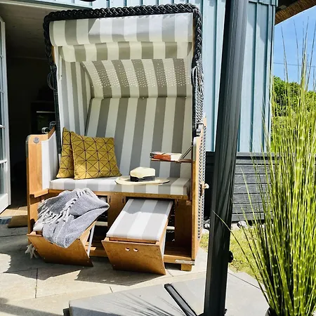 Blaumeise 06 Klein Stresow Rügen By Ruyastay Ferienhaus *