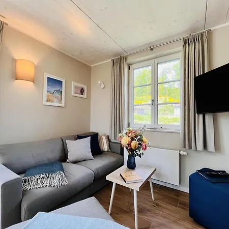 Blaumeise 06 Klein Stresow Rügen By Ruyastay